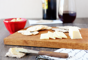  handmade gift idea! DIY Wood Cutting Boards with livelaughrowe.com