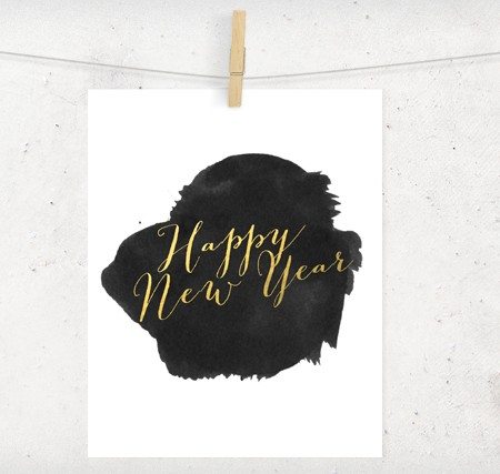 Love this!! Gold Foil New Year's Printable. In both a 5x7 and 8x10! www.livelaughrowe.com