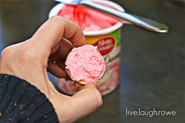 Semi-homemade Valentine's Day Sandwich Cookies with www.livelaughrowe.com