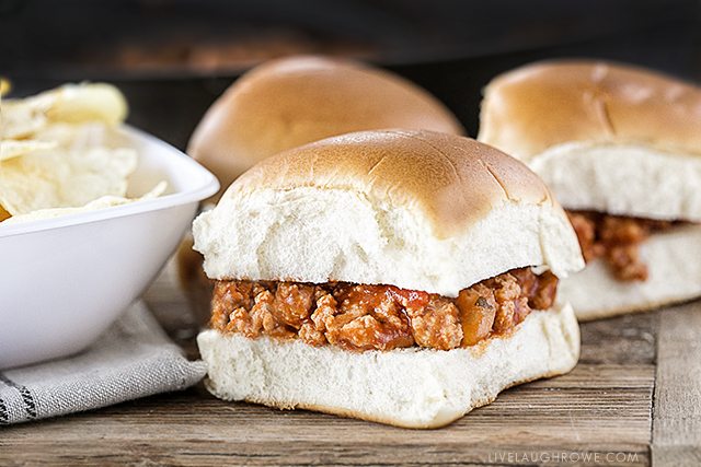 Easy Homemade Salsa Sloppy Joes! Serve on slider buns or hamburg buns with potato chips. livelaughrowe.com