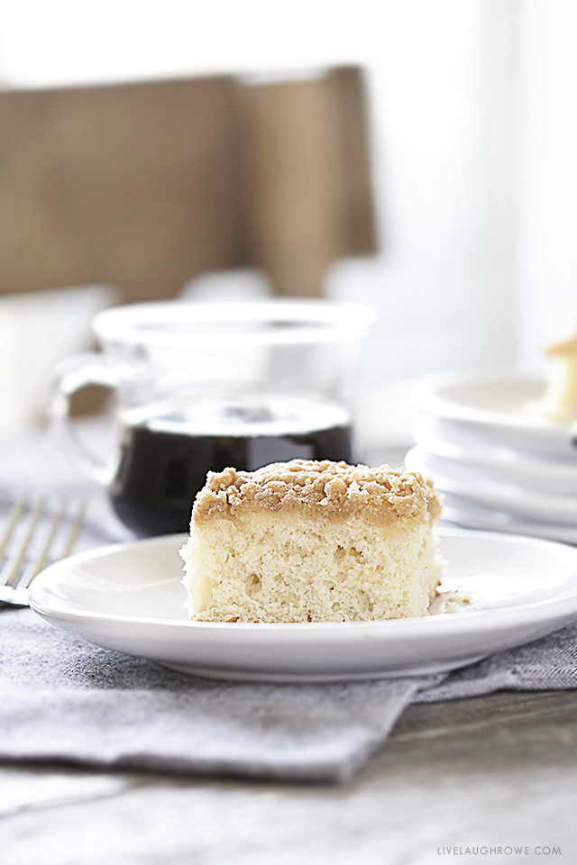 A nostalgic recipe that is a perfect combination of moist and crunchy!  This Bisquick Coffee Cake recipe is so easy to make, it's sure to become a weekend favorite!  Recipe at livelaughrowe.com 