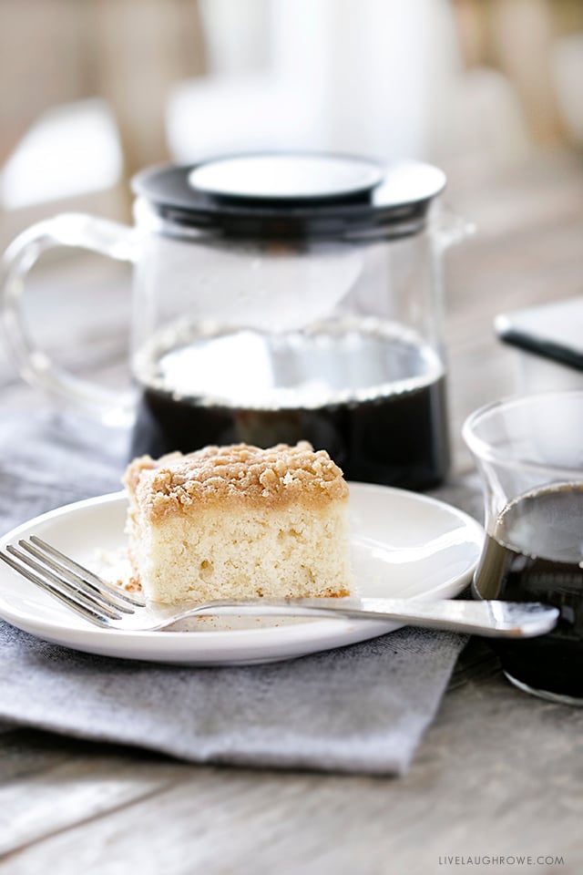 A nostalgic recipe that is a perfect combination of moist and crunchy!  This Bisquick Coffee Cake recipe is so easy to make, it's sure to become a weekend favorite!  Recipe at livelaughrowe.com 