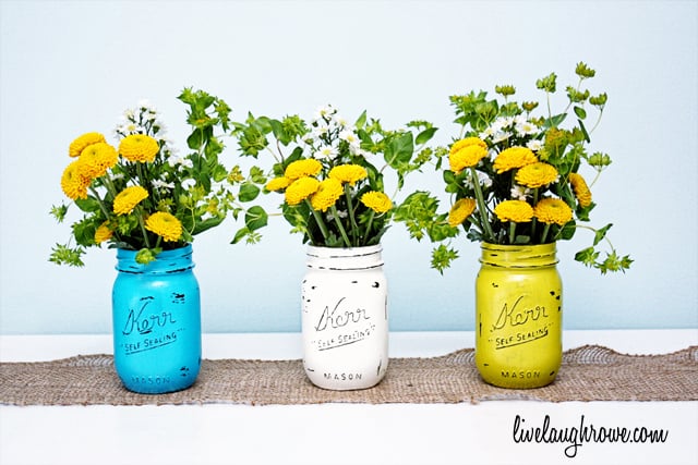 Super Easy Painted Mason Jars