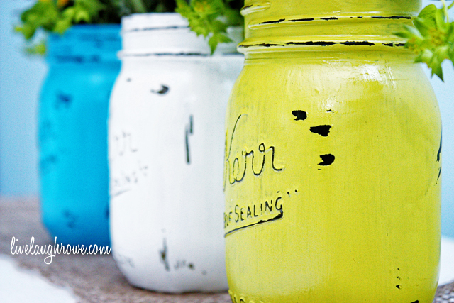 Super Easy Painted Mason Jars