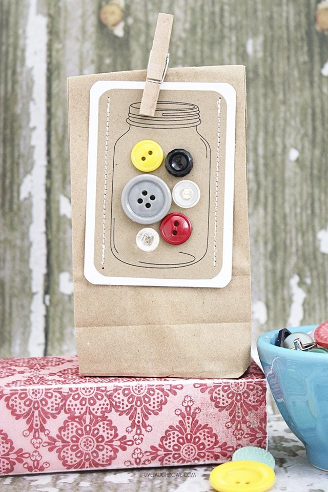 DIY Jars of Buttons gift tags