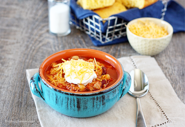 Absolutely delicious Three Bean Chili! A must try recipe at livelaughrowe.com
