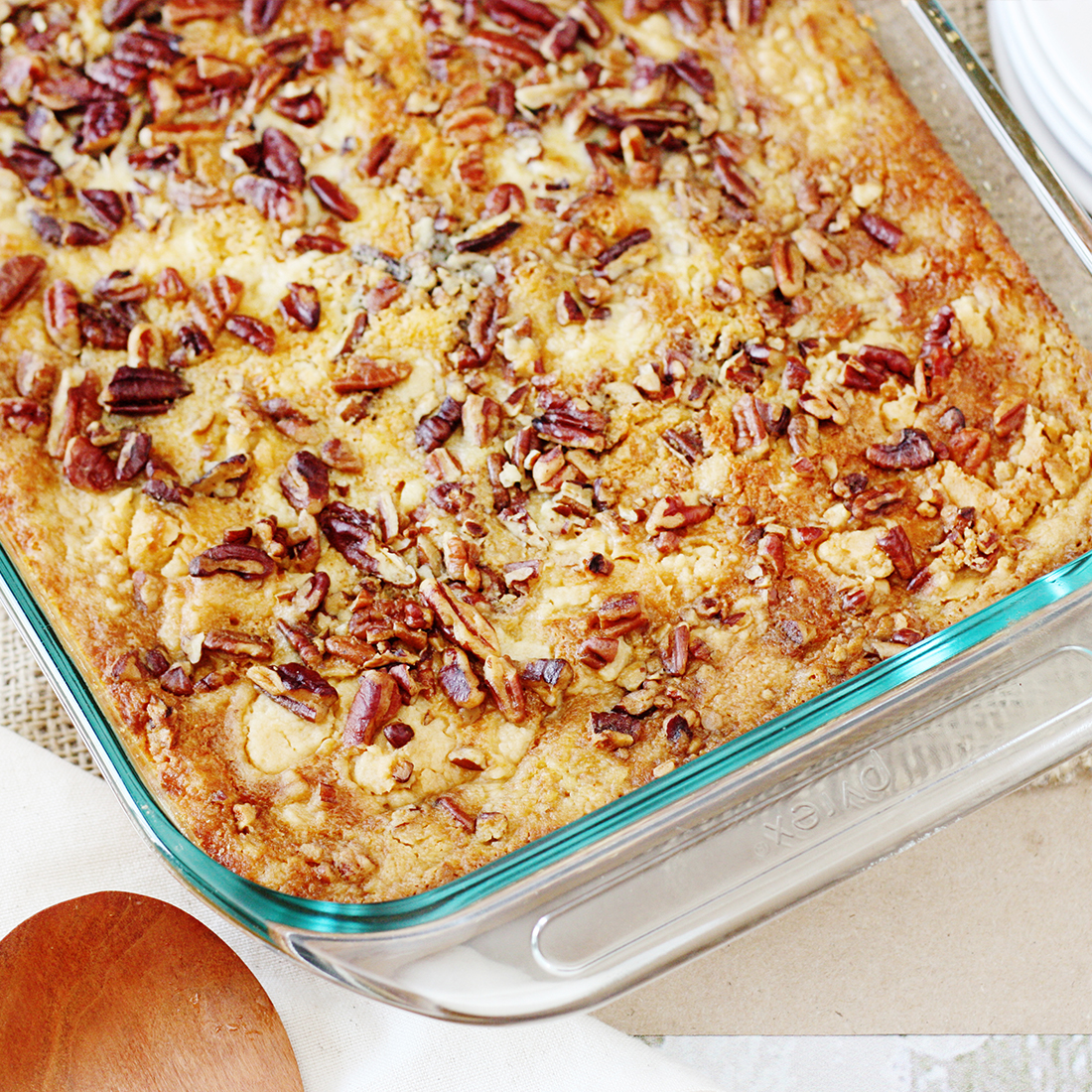 Pumpkin Dump Cake [livelaughrowe.com]