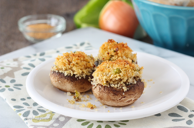 A delicious and light Italian Stuffed Mushroom recipe with livelaughrowe.com