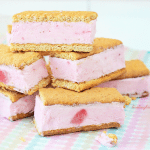 Strawberry Banana Frozen Yogurt Bars