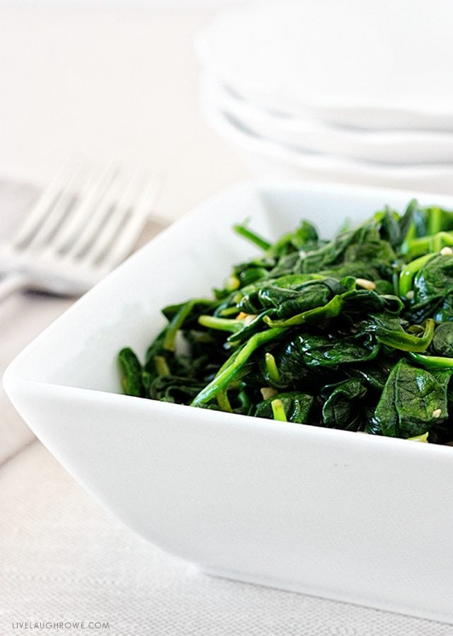 Delicious and healthy side dish.  Garlic Sautéed Spinach with livelaughrowe.com