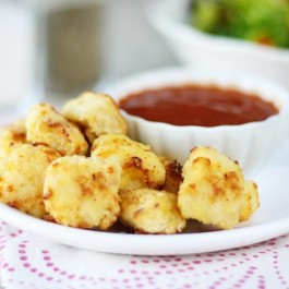 Savory and impossibly easy Parmesan Chicken Nuggets. Recipe at livelaughrowe.com #bisquick #chickennuggets