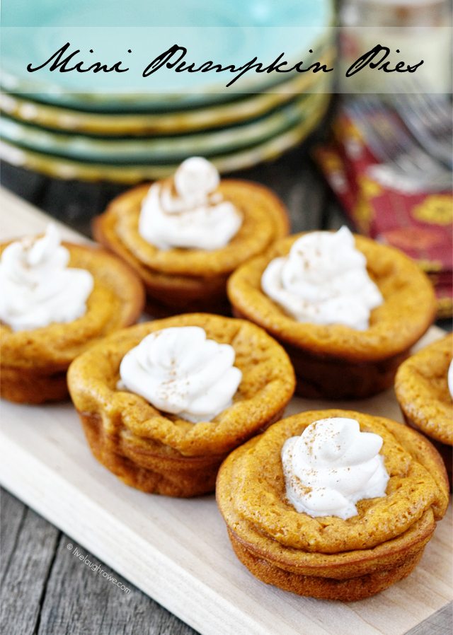 A crowd pleasing, make ahead recipe that allows for more family time during the holidays! Impossibly Easy Mini Pumpkin Pies. Recipe at livelaughrowe.com #getyourbettyon #pumpkinpie