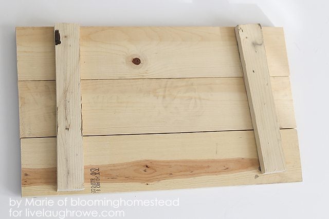 DIY Rustic Wood Table Runner - Blooming Homestead