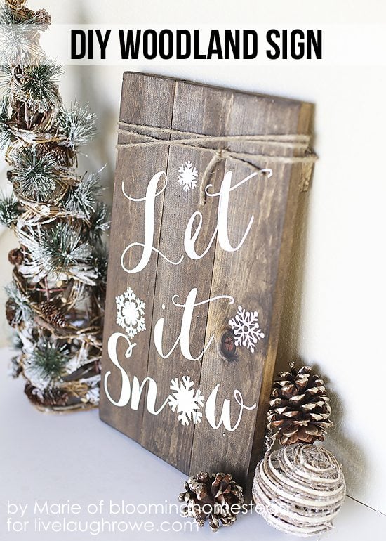 Make this fabulous DIY Winter Woodland Sign for the upcoming holidays! Tutorial by Blooming Homestead for www.livelaughrowe.com #diy #woodland