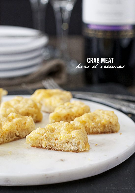 The most delicious and simple appetizer! Make-ahead Crab Meat Hors D'oeuvres with www.livelaughrowe.com