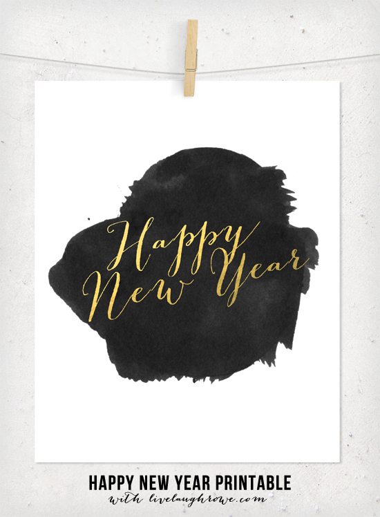 Love this!! Gold Foil New Year's Printable. In both a 5x7 and 8x10! www.livelaughrowe.com