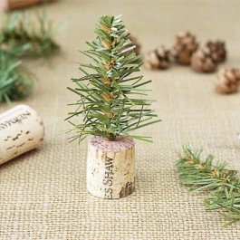 Assembling the Simple Wine Cork Trees! www.livelaughrowe.com