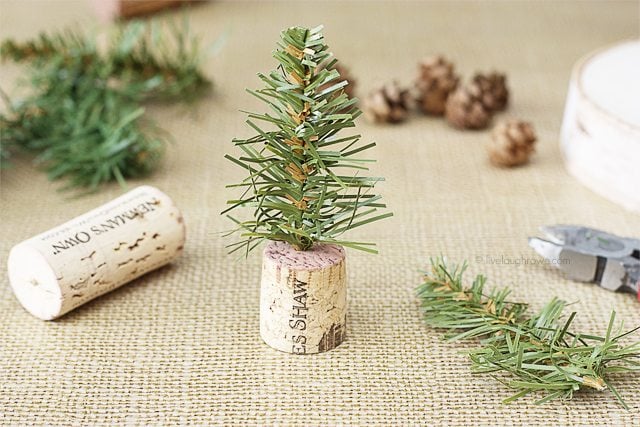 Wine Cork Crafts: 20+ Clever Upcycle Ideas - DIY Candy