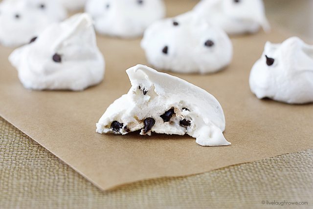 If you have a sweet tooth, then these Chocolate Chip Meringue Cookies are for you!  Weight Watchers friendly too. Recipe at www.livelaughrowe.com #cookies #weightwatchers #dessert