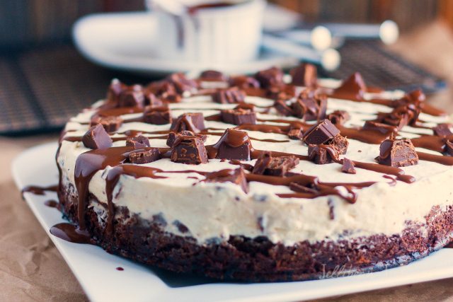 recipe-chocolate-mint-brownie-cheesecake- jellibeanjournals