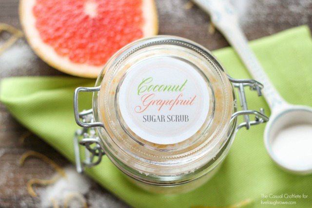 Coconut Grapefruit Sugar Scrub with free printable labels makes a great gift anytime of year