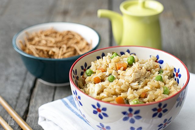 Delicious Skinny Chicken Fried Rice! Weight Watchers friendly too -- only 4 points per serving! livelaughrowe.com
