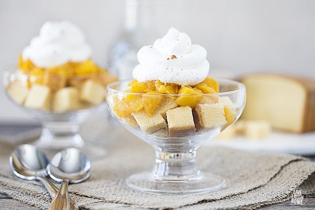 Delicious Peach Pound Cake Parfaits -- the cream is to die for! Recipe at livelaughrowe.com