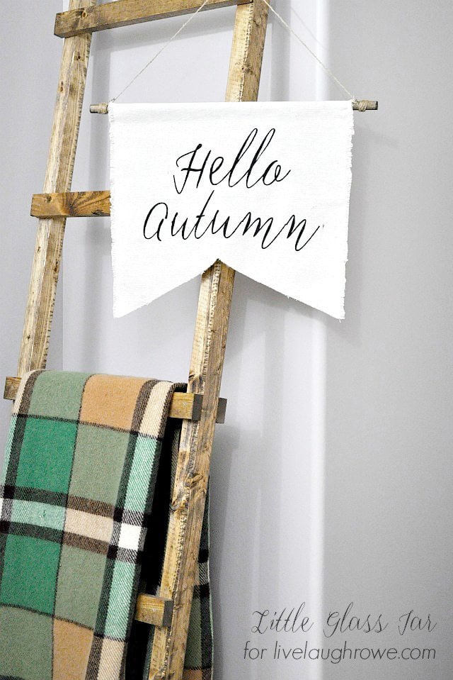 DIY Autumn Banner! A sweet addition to your fall decor. Tutorial at livelaughrowe.com