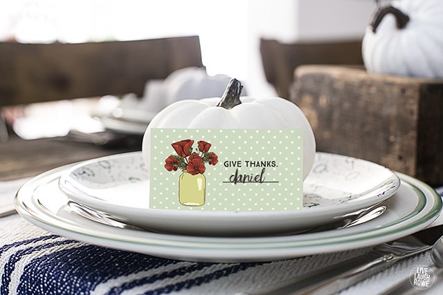 Printable Give Thanks Place Cards. Unconventional Thanksgiving Place Cards that will be a wonderful additionl to your Thanksgiving tablescape. www.livelaughrowe.com