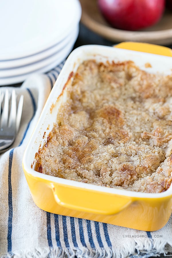 Easy Apple Crisp - Live Laugh Rowe