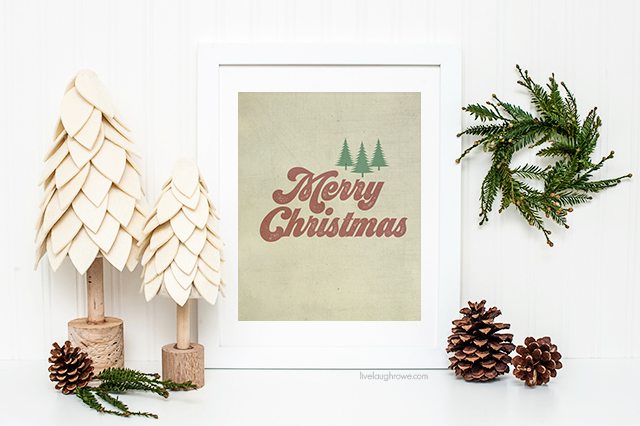 Vintage Inspired Merry Christmas printables! Add to your wall decor or gift to a friend who love the vintage vibe! livelaughrowe.com