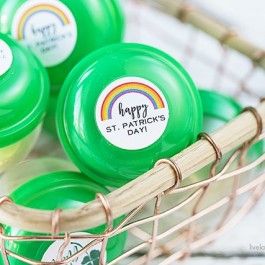 These green party favors made with vending machine capsules are genius! livelaughrowe.com