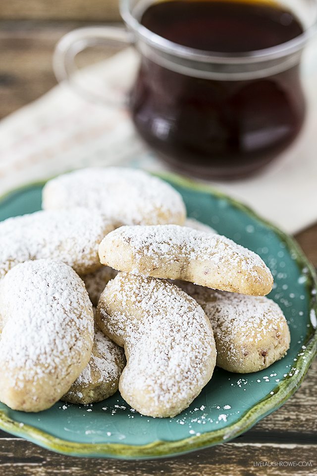 If you love cookies, these Vanilla Crescents are sure to be a delight. Pair with a cup of coffee or tea and enjoy the hints of vanilla and almond! livelaughrowe.com