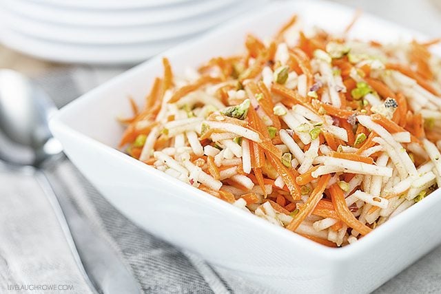 A light and healthy options, this Apple Carrot Salad is a perfect side dish during the warmer weather. Makes a great sandwich dressing too. livelaughtrowe.com