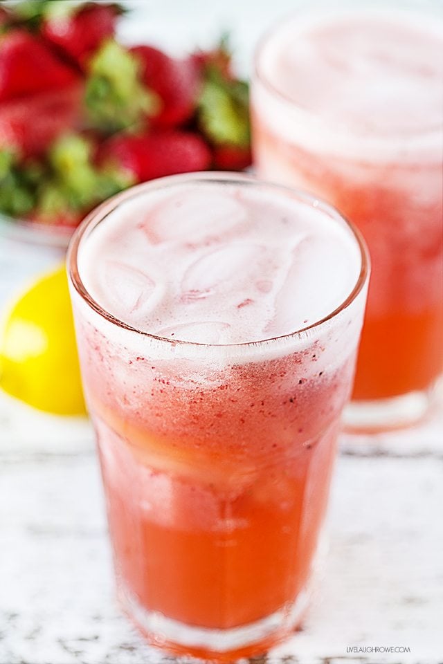 Gratifying and refreshing non-alcoholic Strawberry Lemonade Cooler. Low in energy too! livelaughrowe.com  Strawberry Lemonade Cooler Non Alcoholic Strawberry Lemonade Cooler
