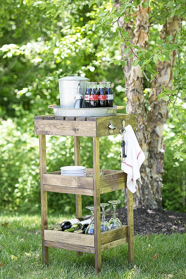 DIY Drink Station for your summer entertaining! Full tutorial (with pictures) at livelaughrowe.com