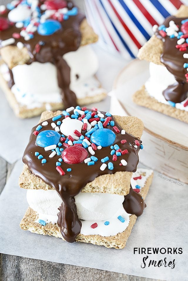 Looking for a s'more recipe for kids? These Fireworks S'mores will do the trick this July 4th. They're packed with flavor -- and sprinkles. livelaughrowe.com