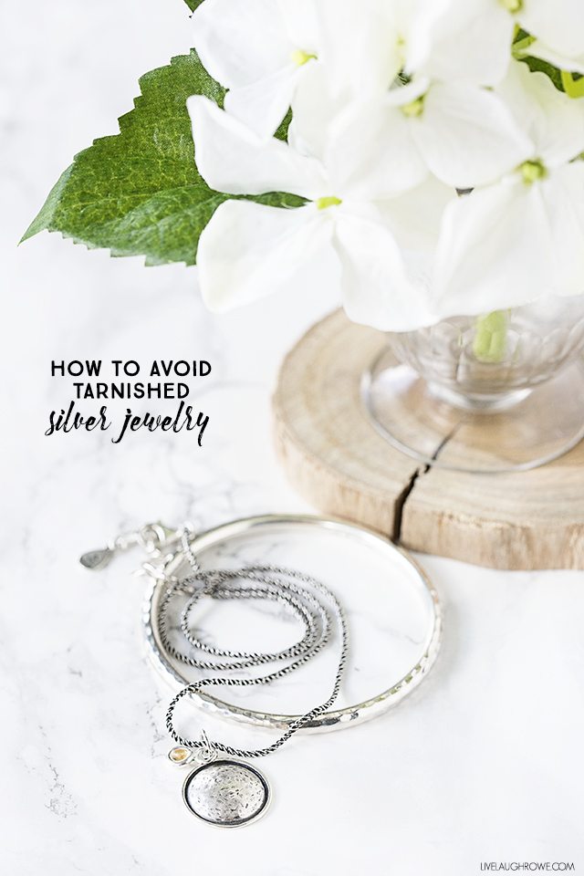 I've found a great trick to avoid tarnished silver jewelry, friends! Cleaning silver can be tedious, so avoid tarnished silver jewelry all together. Check out this great tip at livelaughrowe.com