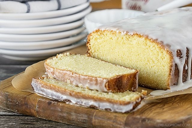 This Sparkling Cider Pound Cake has the taste of fall in every bite! Enjoy with a cup of tea or coffee. livelaughrowe.com