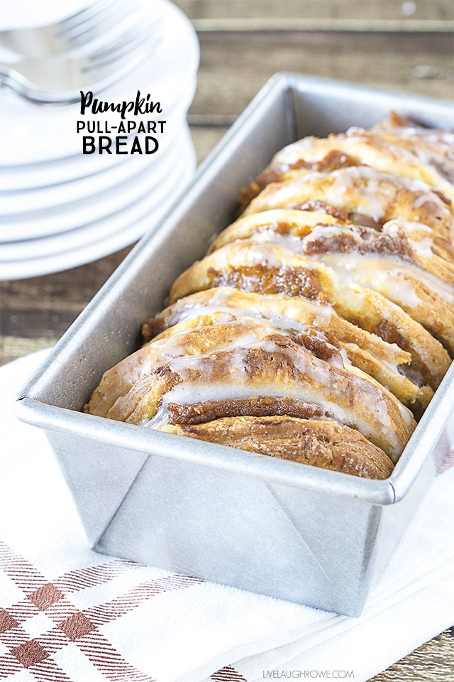 A taste of fall in every bite! This Pumpkin Pull Apart Bread is a must-try. livelaughrowe.com