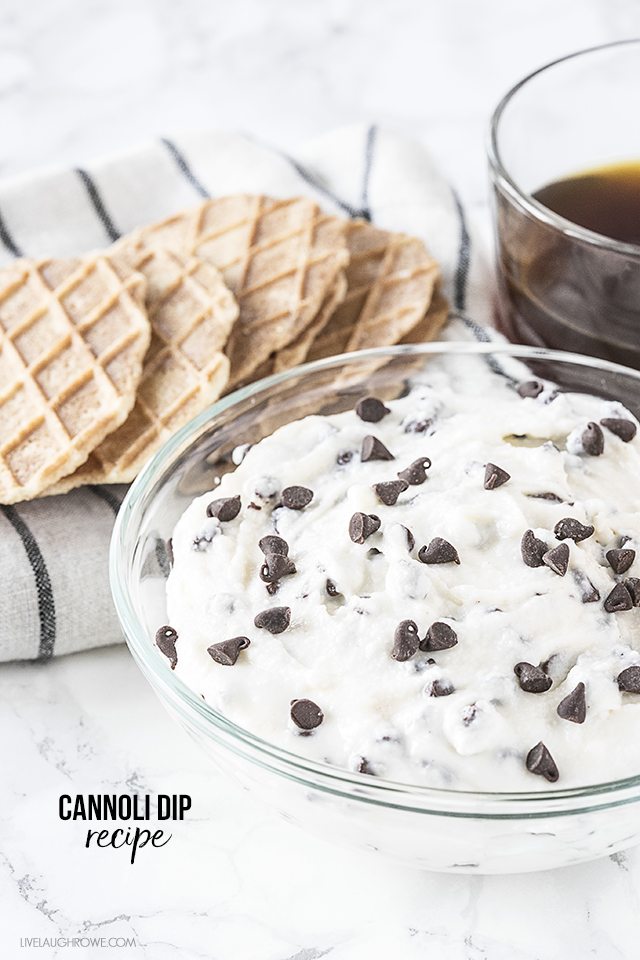 This cannoli dip has the flavors of a cannoli and makes a perfect (and delicious) party snack. livelaughrowe.com