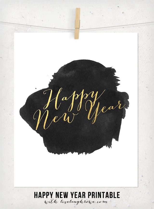 Love this!! Gold Foil New Year's Printable. In both a 5x7 and 8x10! www.livelaughrowe.com