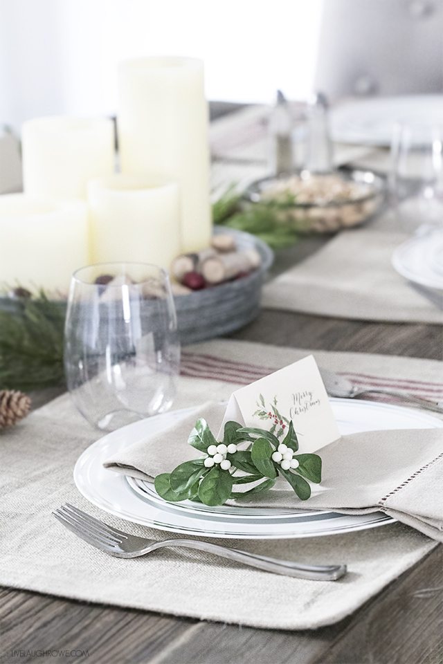 Beautiful and simple! I love this Rustic Christmas Tablescape and the printable place cards. livelaughrowe.com