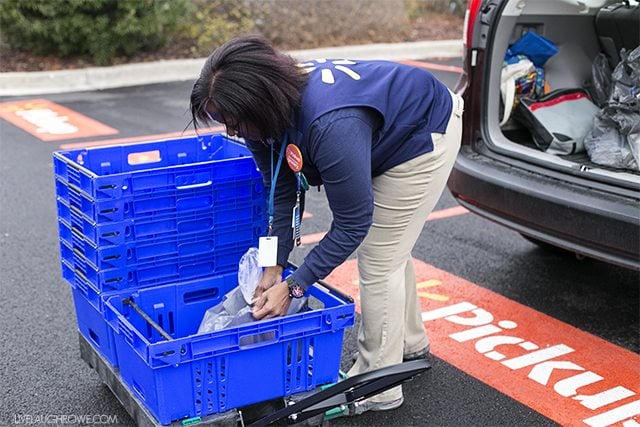 Walmart Online Grocery Pickup -- and a printable menu planner! It's time to get time back in your life. livelaughrowe.com