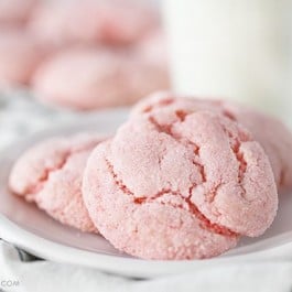 Delicious Strawberry Cookies -- that are great for Valentine's Day or a summer picnic. Keep this recipe in your back pocket, it's a real treat! livelaughrowe.com