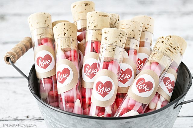 Amazon.com: Valentines Day Gifts for Kids - Valentines Day Cards for kids -  Set of 32 Crazy Straws Bulk - Valentine Exchange Cards for Girls Boys  Toddlers School Class Classroom Party Favors :