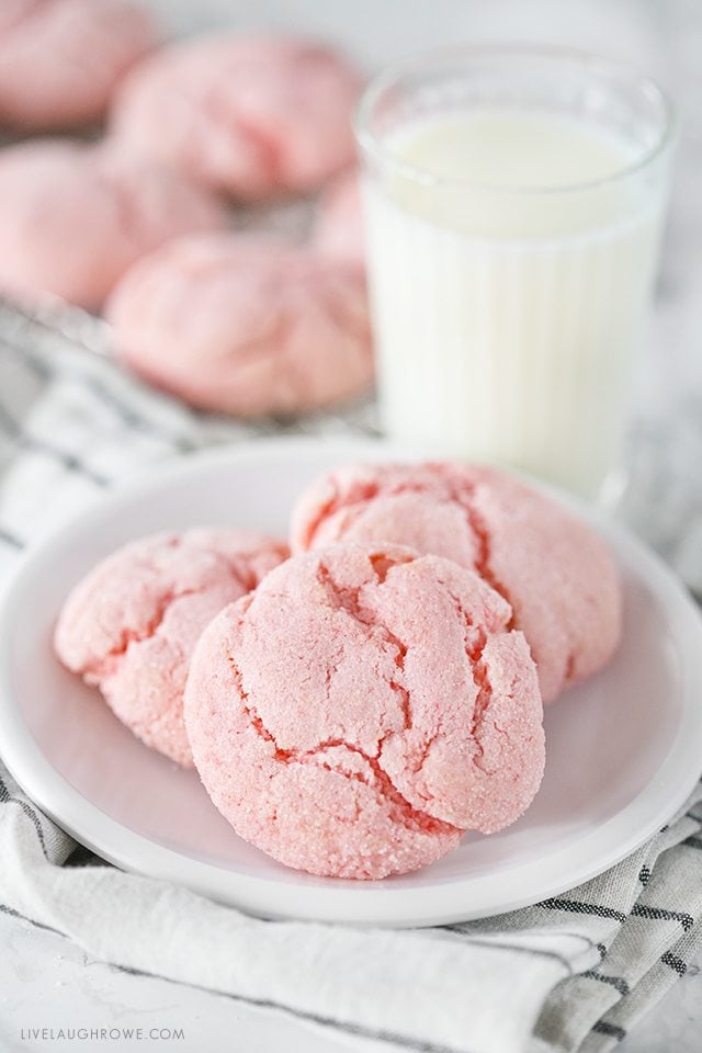 Delicious Strawberry Cookies -- that are great for Valentine's Day or a summer picnic. Keep this recipe in your back pocket, it's a real treat! livelaughrowe.com