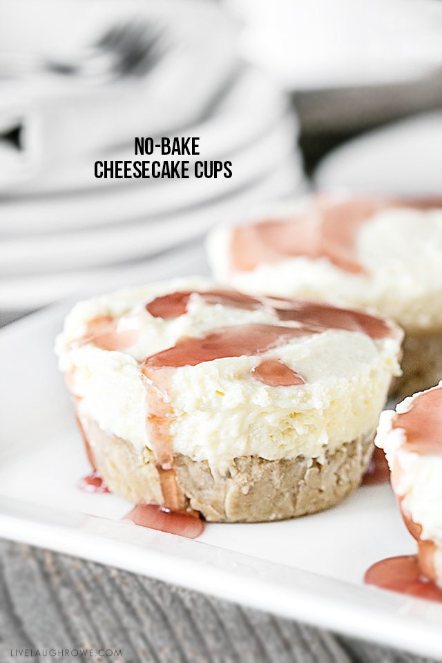 Easy No-Bake Cheesecake Cups with a hint of coffee? Yes, please! livelaughrowe.com