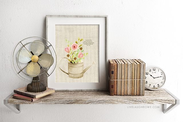 Spring Flowers Printable Wall Art with a worn, rustic feel. livelaughrowe.com