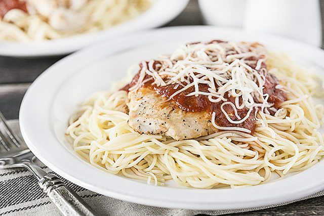 Delicious and simple Mozzarella Turkey Cutlets -- a meal the whole family will love! Recipe at livelaughrowe.com